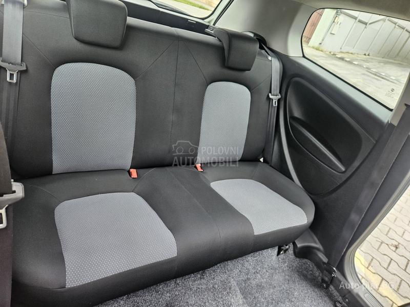 Fiat Grande Punto 1.2 8V BASE