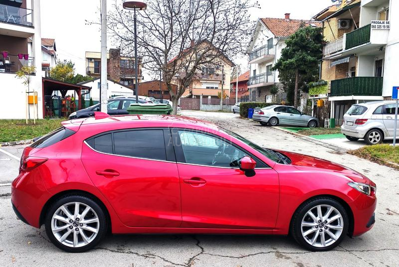 Mazda 3 //S A V R S E N A//