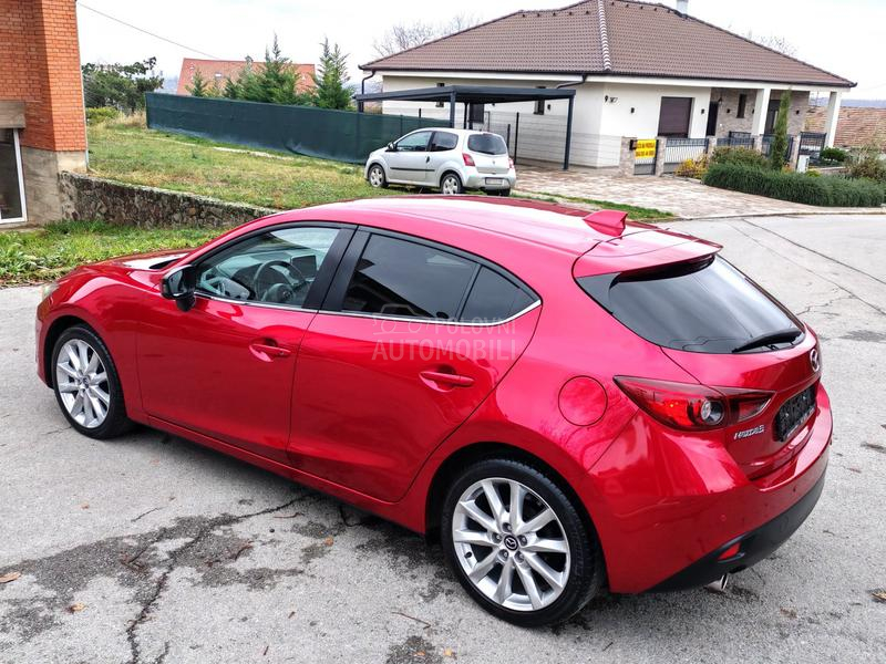Mazda 3 //S A V R S E N A//