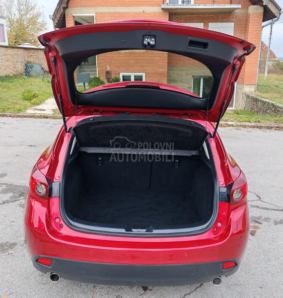 Mazda 3 //S A V R S E N A//