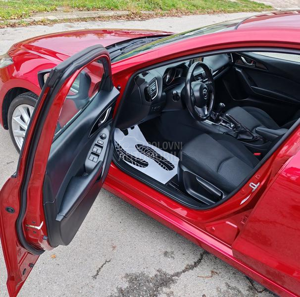 Mazda 3 //S A V R S E N A//