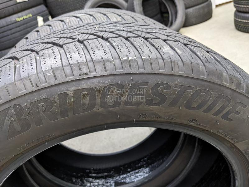 Bridgestone 235/50 R19 Zimska