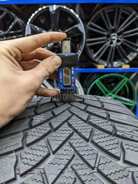 Bridgestone 235/50 R19 Zimska