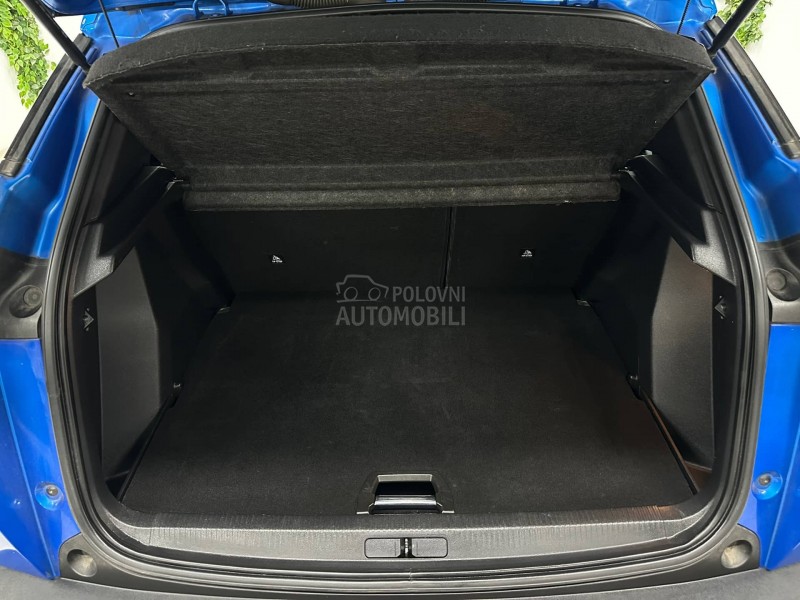 Peugeot 2008 1.2 ALLURE AUT