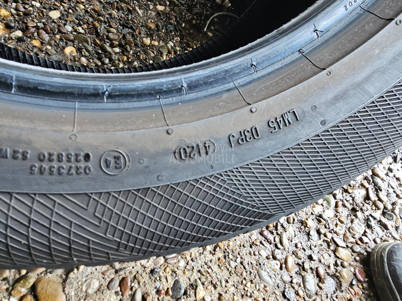 Continental 235/60 R18 Zimska