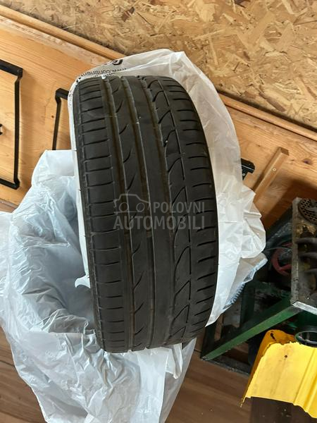 Bridgestone 235/40 R19 Letnja