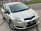 Toyota Auris 1.4VVT-i 180.oook.m