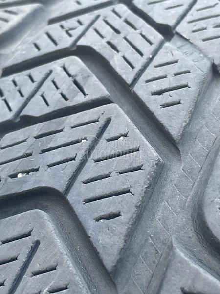 Pirelli 235/55 R18 Zimska