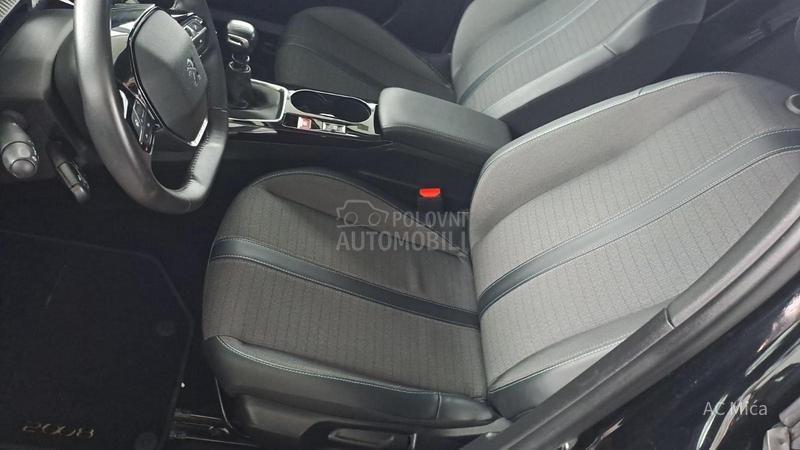 Peugeot 2008 1.2  NAV ALLUREE LED