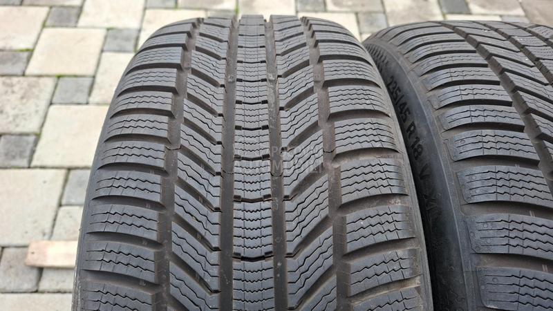 Continental 235/45 R18 Zimska
