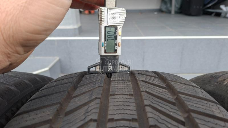 Continental 235/45 R18 Zimska