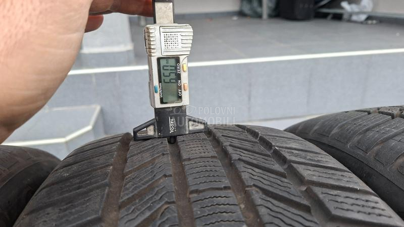 Continental 235/45 R18 Zimska