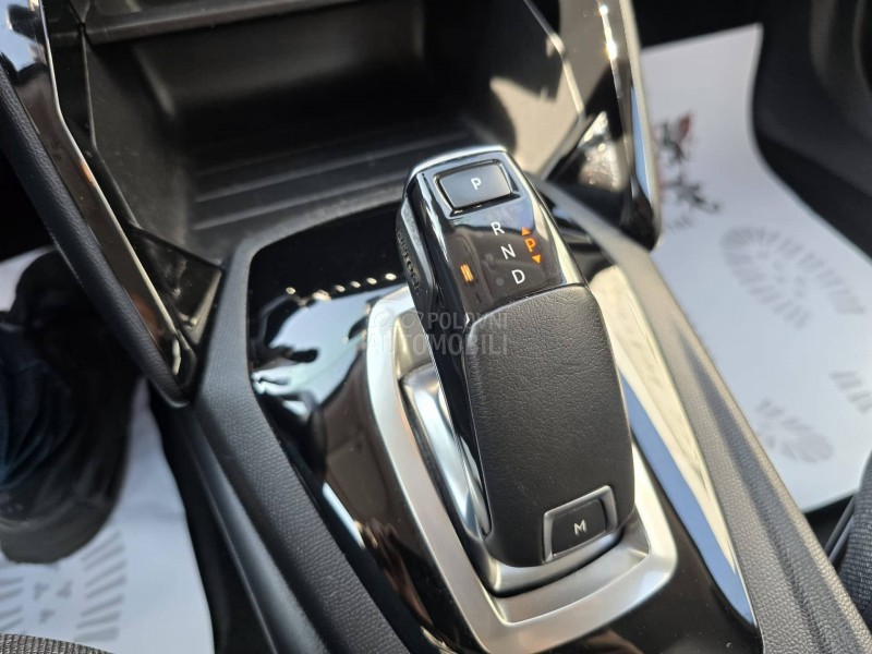 Peugeot 2008 1.2B Autom