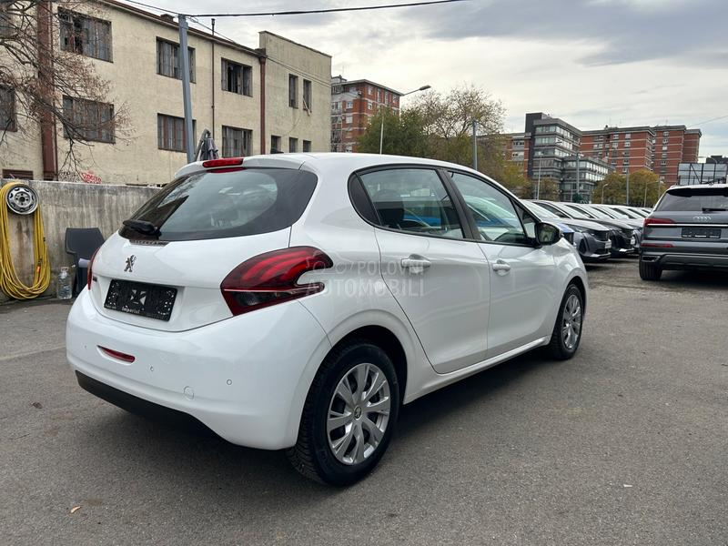 Peugeot 208 1.2 B