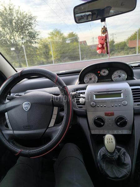 Lancia Ypsilon 
