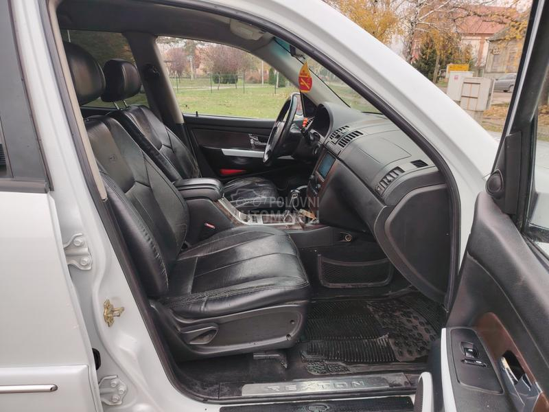 SsangYong Rexton 2.7