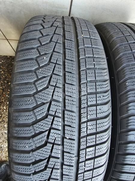 Hankook 205/55 R17 Zimska