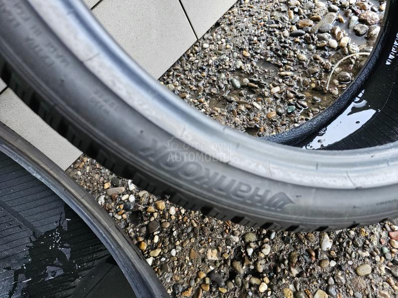 Hankook 235/35 R20 Zimska