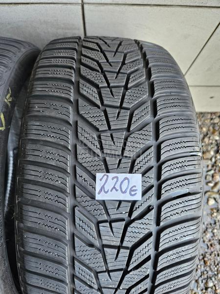 Hankook 235/35 R20 Zimska