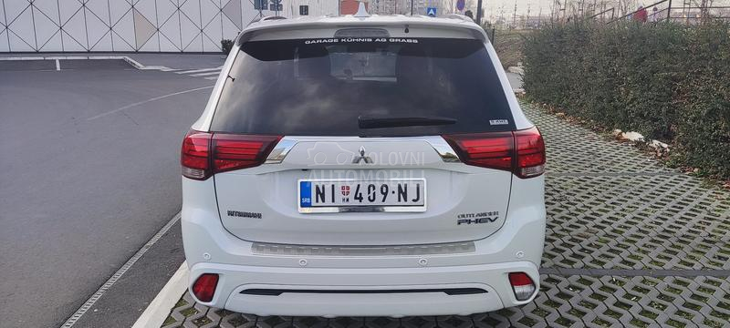Mitsubishi Outlander PHEV 2,4