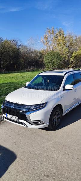 Mitsubishi Outlander PHEV 2,4