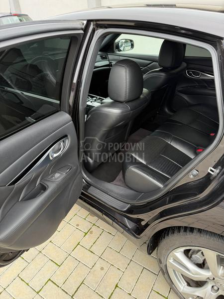 Infiniti Q70 S