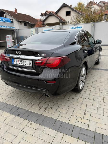 Infiniti Q70 S