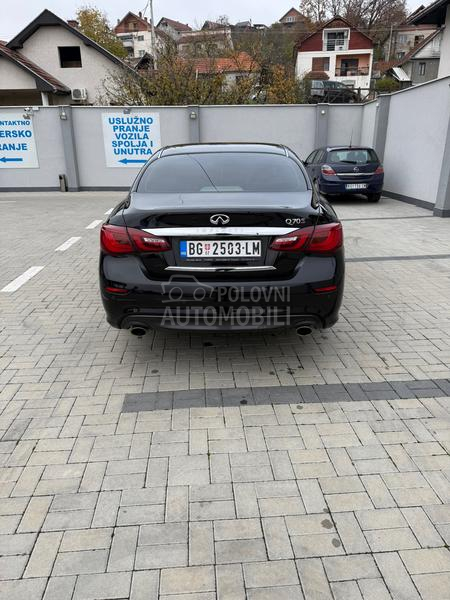 Infiniti Q70 S