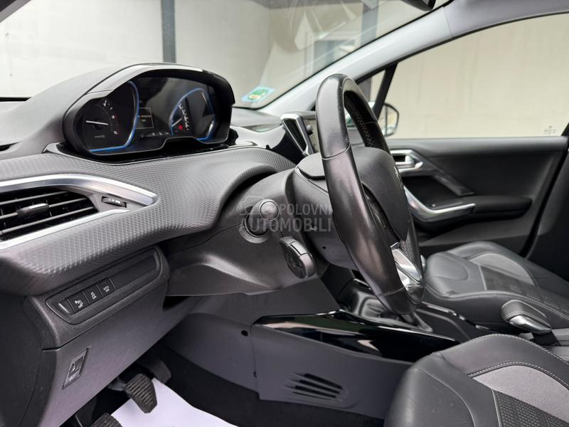 Peugeot 2008 1.6HDI ALLURE/LED