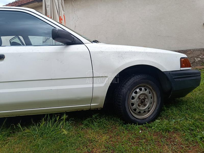 Mazda 323 sedan