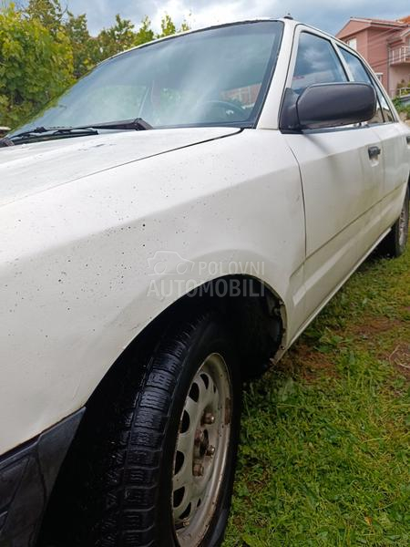 Mazda 323 sedan