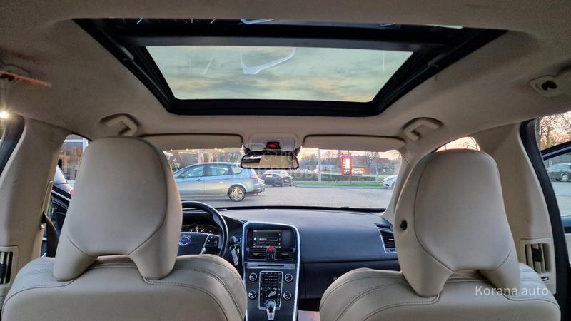 Volvo XC60 2.4 D5 AWD SUMMUM