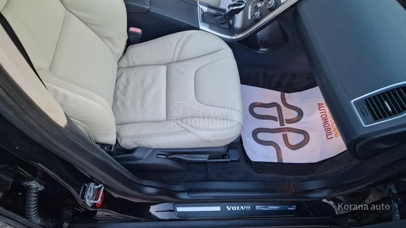 Volvo XC60 2.4 D5 AWD SUMMUM