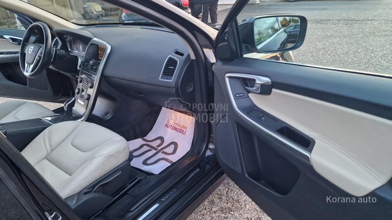 Volvo XC60 2.4 D5 AWD SUMMUM