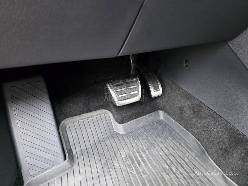 Škoda Karoq 1.5 TSI DSG STYLE