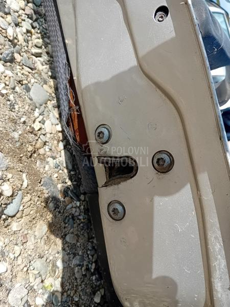 Prednja desna brava vrata