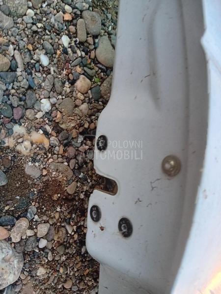 Prednja desna brava vrata