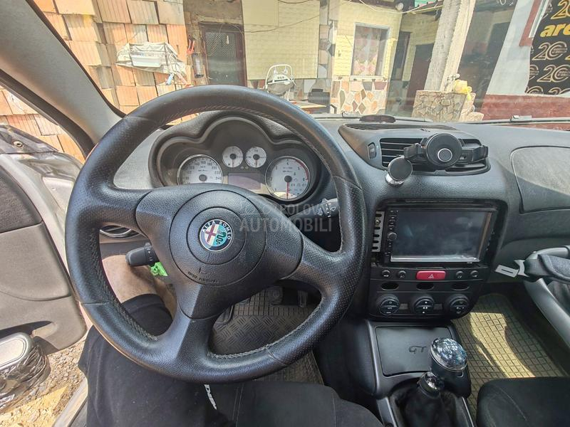 Alfa Romeo GT jtdm