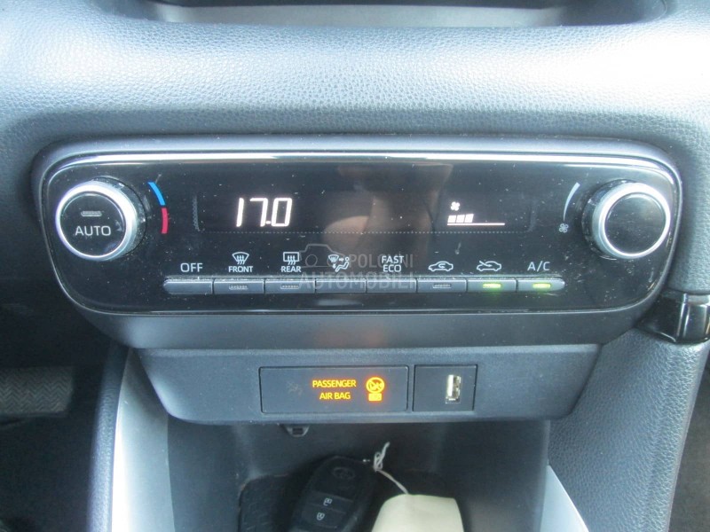 Toyota Yaris 1.5 HYBRIDE