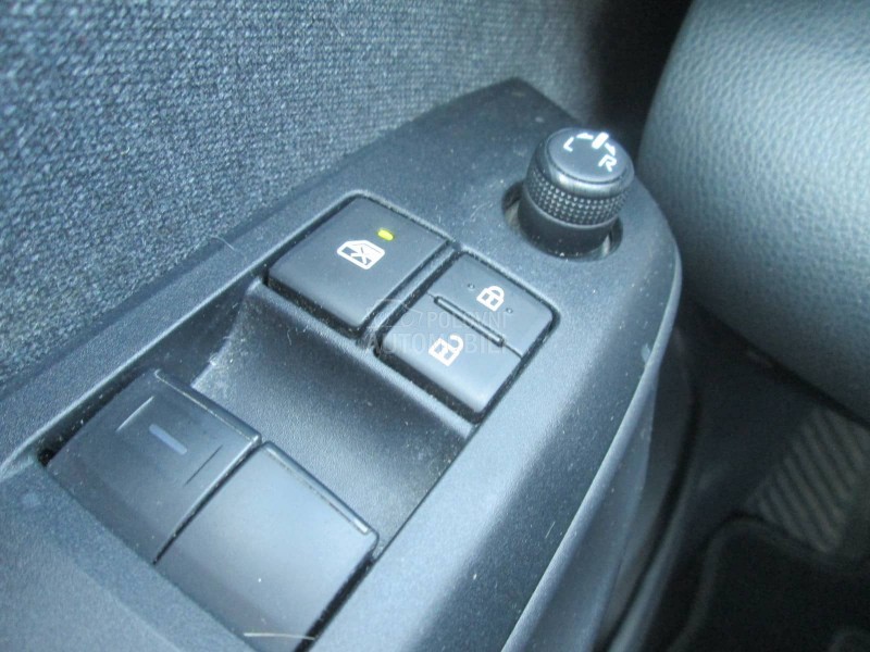 Toyota Yaris 1.5 HYBRIDE