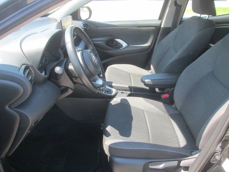 Toyota Yaris 1.5 HYBRIDE