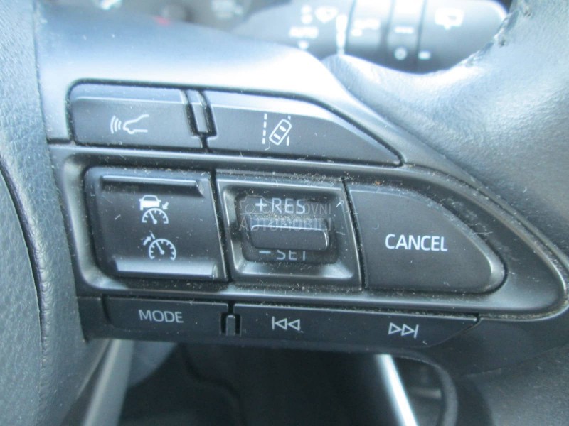 Toyota Yaris 1.5 HYBRIDE