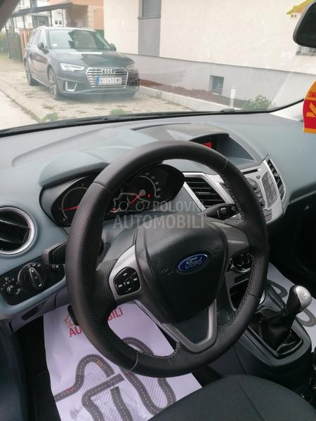 Ford Fiesta 1.2i TREND LINE CH