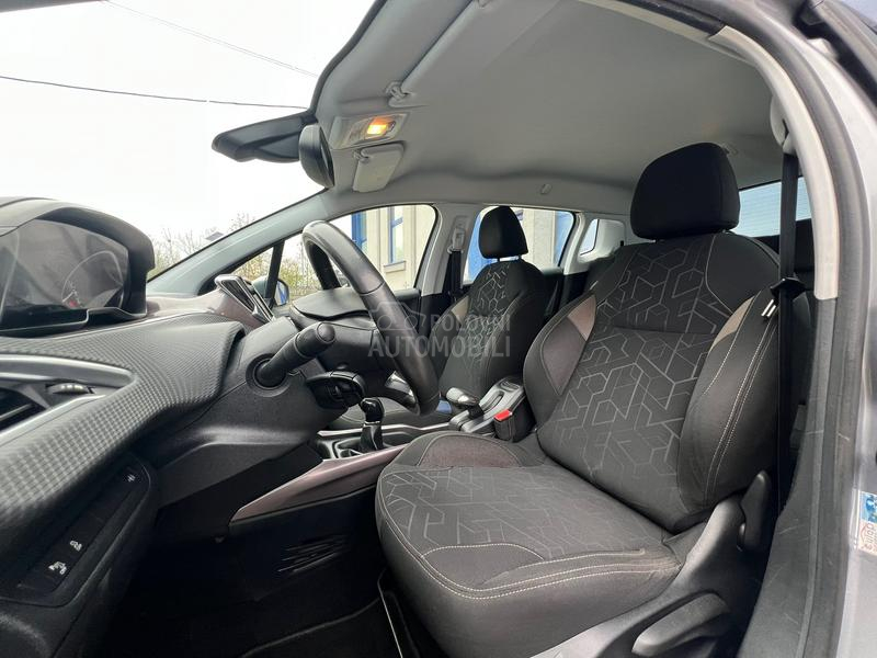 Peugeot 2008 ALURE V.serv/nav