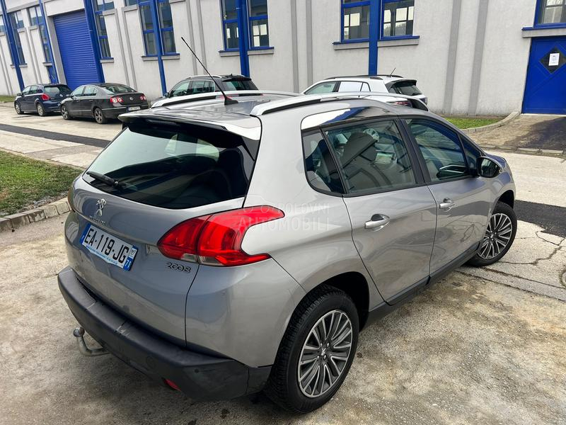 Peugeot 2008 ALURE V.serv/nav