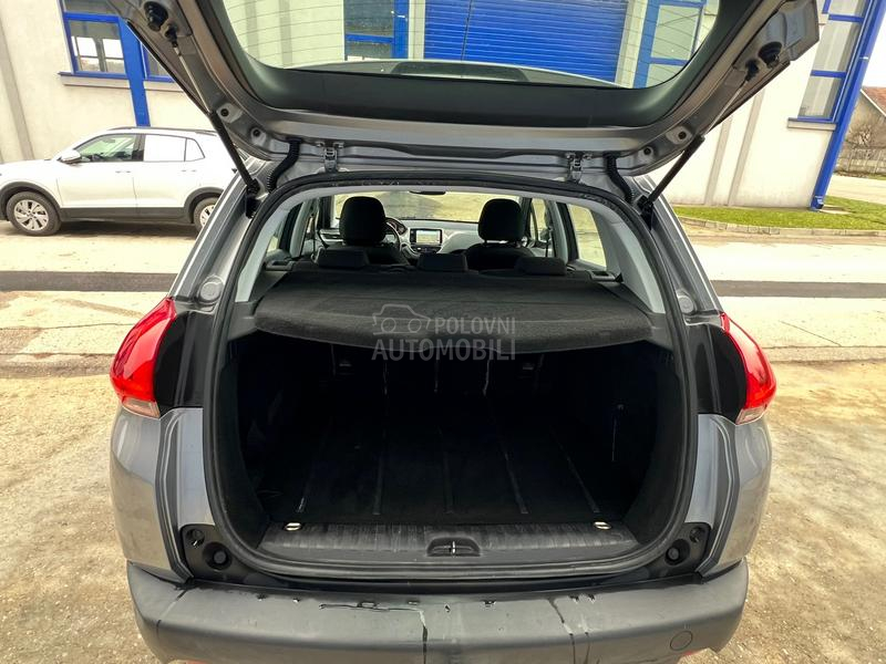 Peugeot 2008 ALURE V.serv/nav