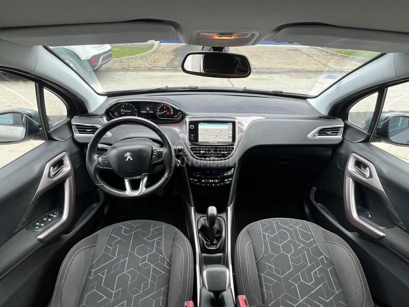 Peugeot 2008 ALURE V.serv/nav