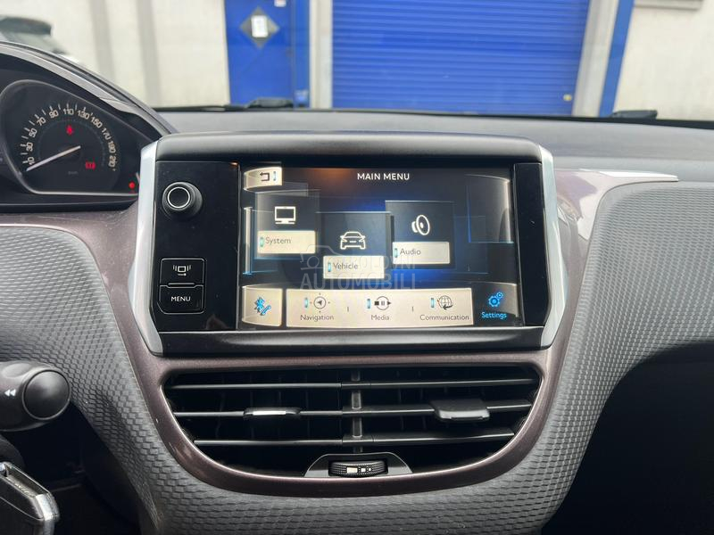 Peugeot 2008 ALURE V.serv/nav