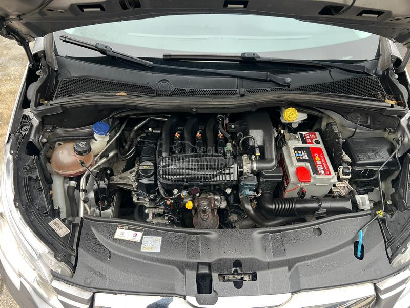 Peugeot 2008 ALURE V.serv/nav