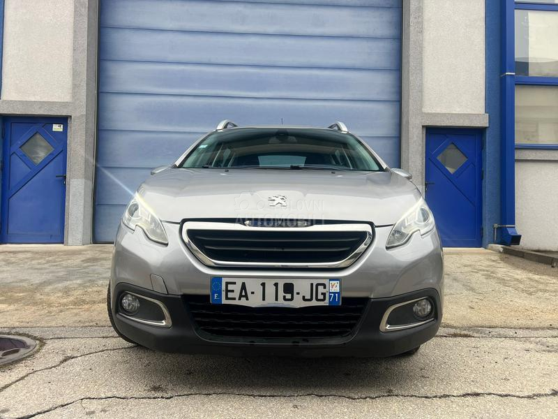 Peugeot 2008 ALURE V.serv/nav